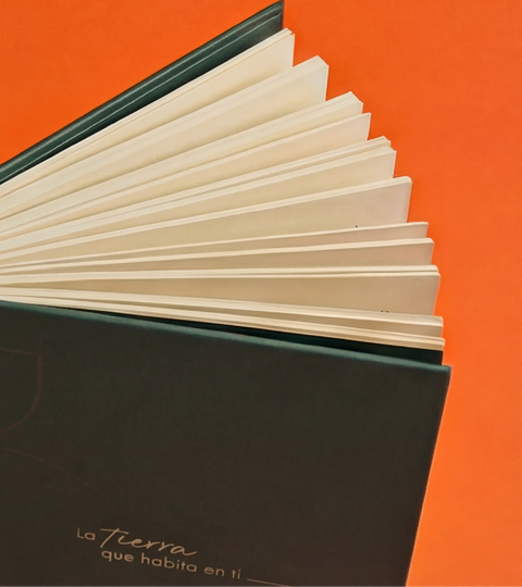 Journal La tierra que habita en ti — Libro Interactivo de Escritura Consciente